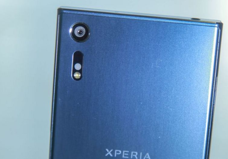Xperia Xzで漏電疑い 充電中にカメラのフラッシュが光る不気味な不具合 スマホ評価 不具合ニュース